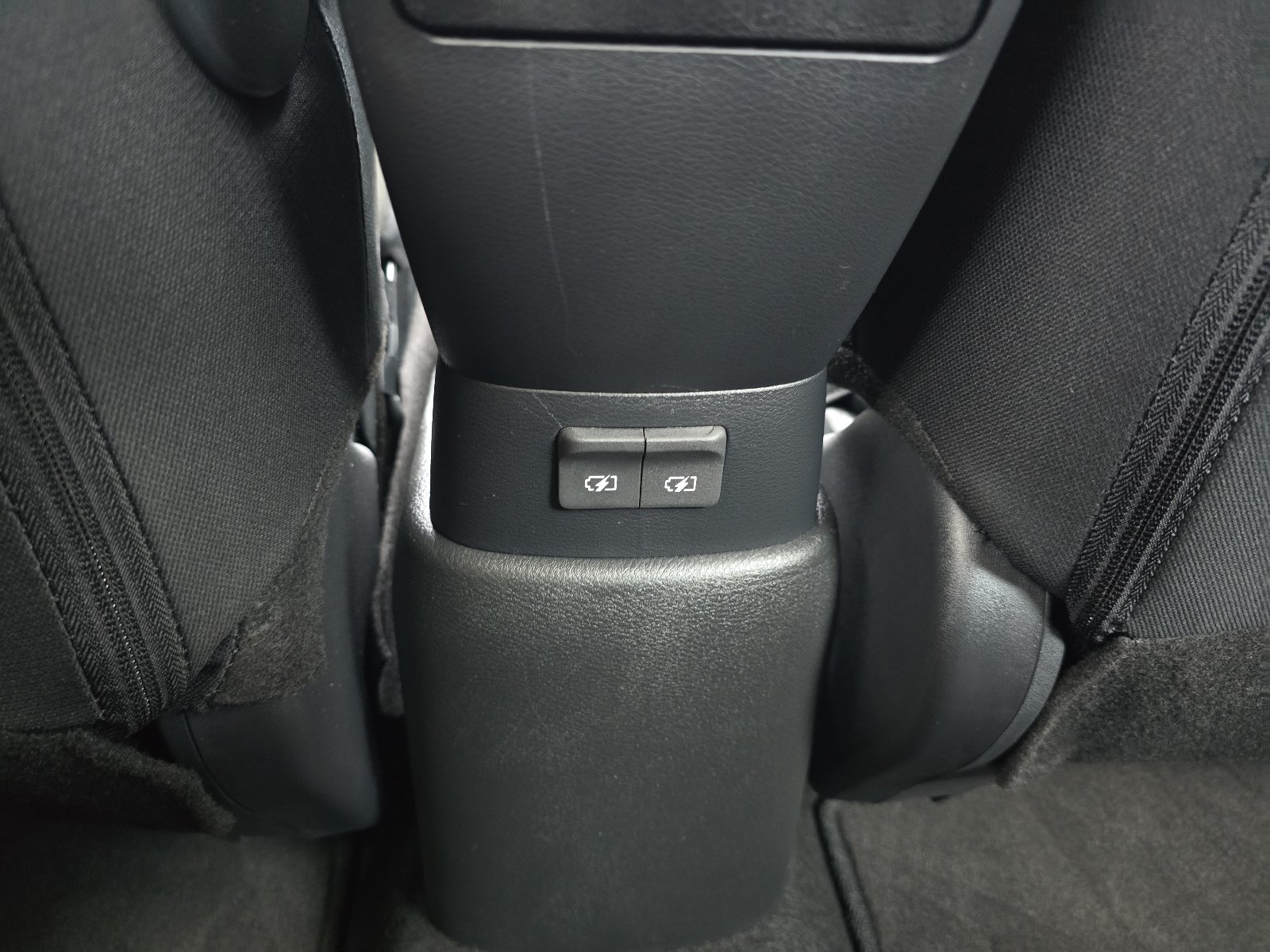 Used 2025 Nissan Kicks Play S FWD image 25
