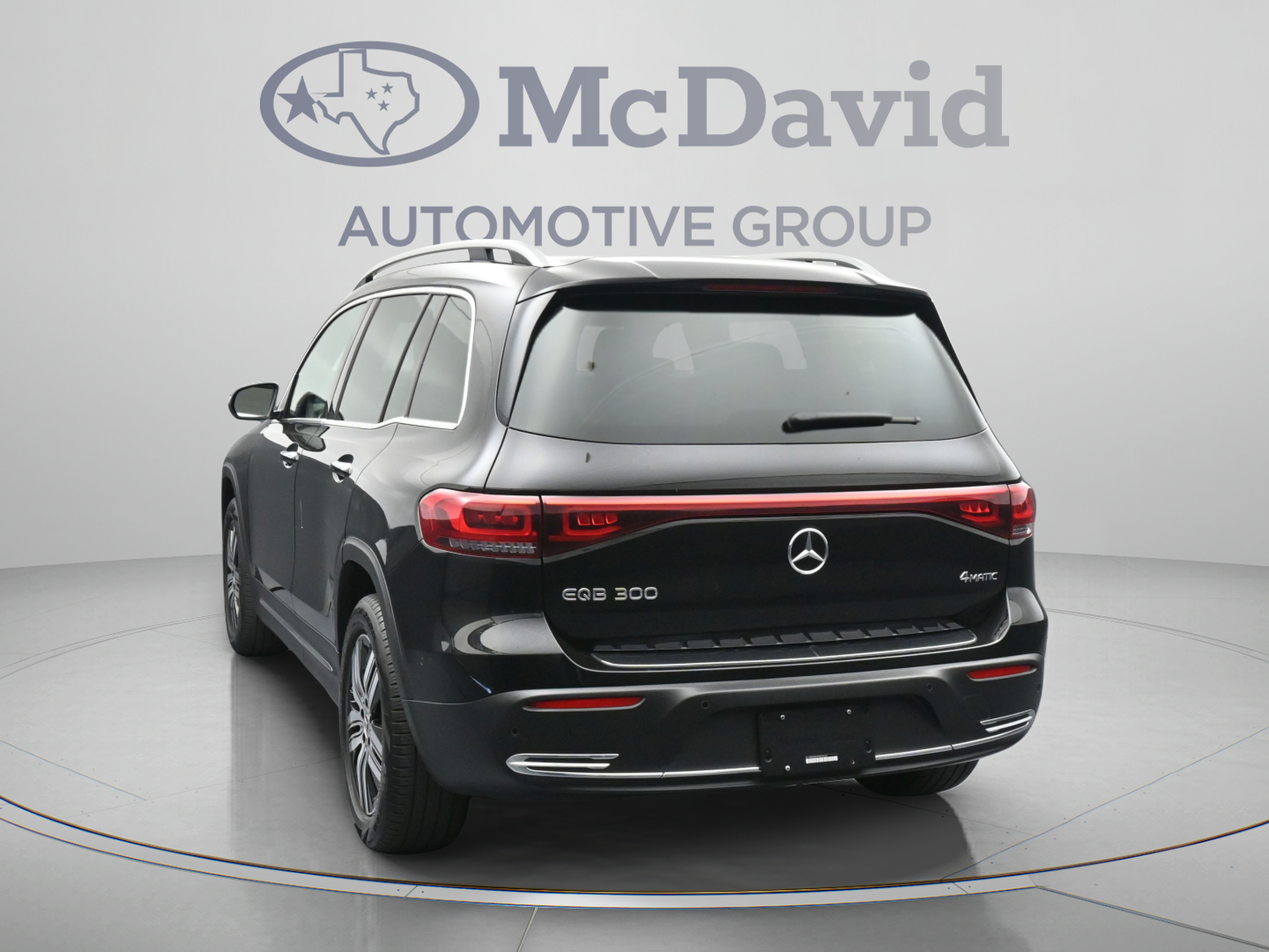 Used 2023 Mercedes-Benz EQB 300 4MATIC image 7