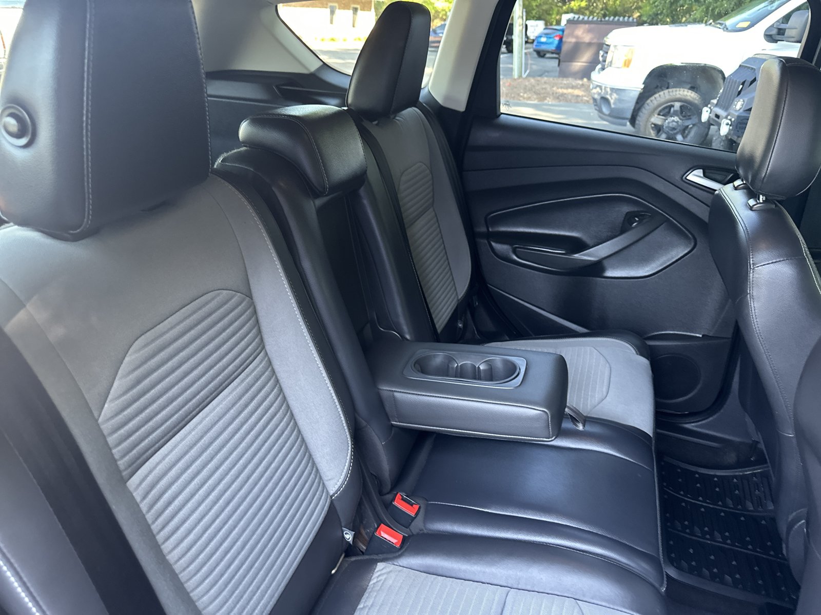 Used 2018 Ford Escape SE w/ SE Sport Appearance Package AWD/4WD image 27
