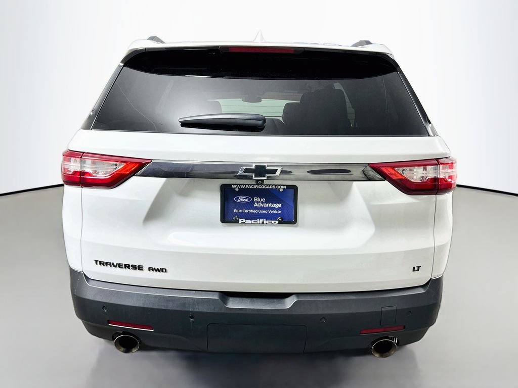Used 2020 Chevrolet Traverse LT w/ LPO, Blackout Package AWD/4WD image 8