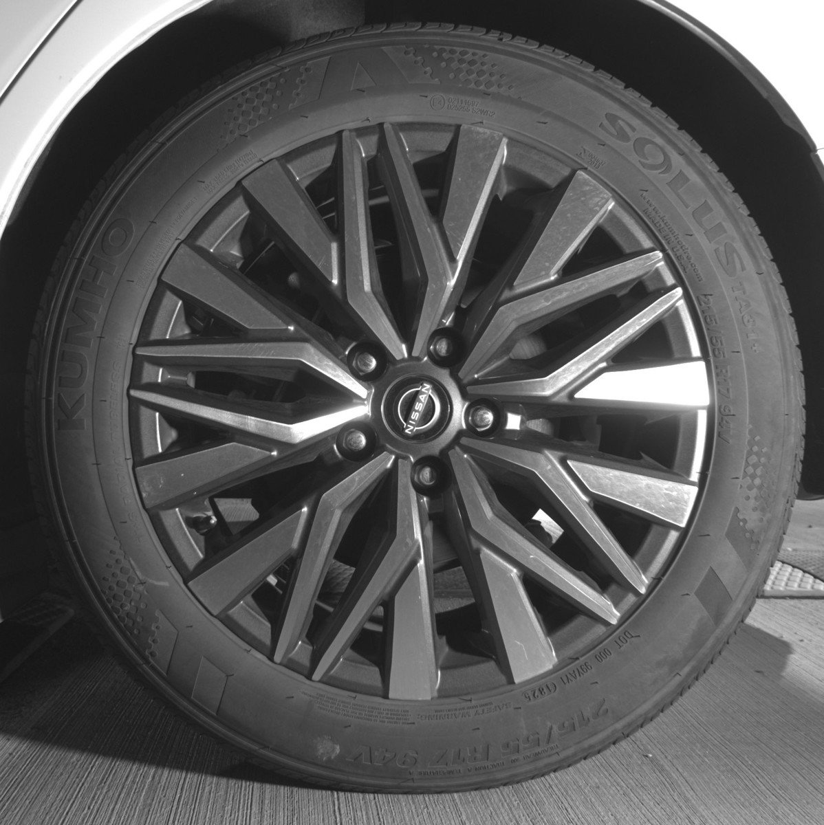 Used 2025 Nissan Altima 2.5 SV FWD image 14