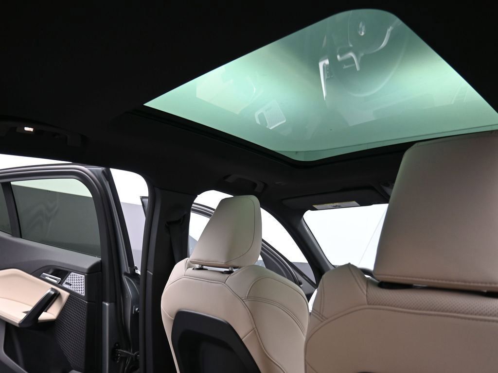 Used 2025 BMW X2 xDrive28i w/ Premium Package image 19