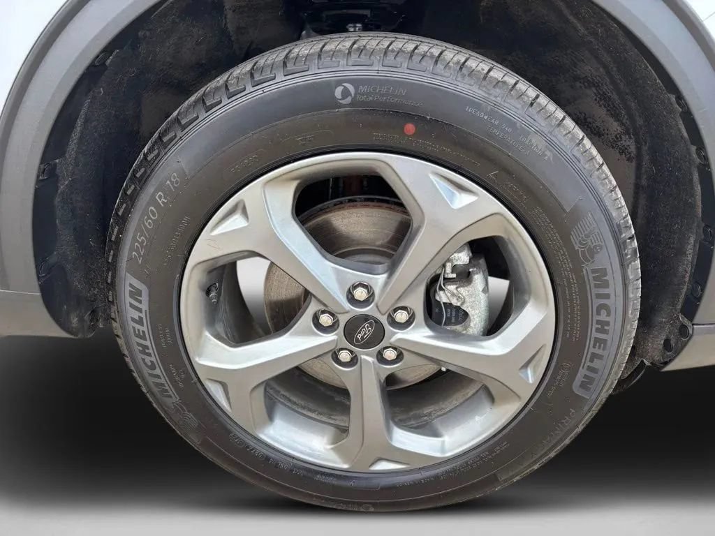 Used 2026 Ford Escape ST-Line w/ Tech Pack #1 AWD/4WD image 9