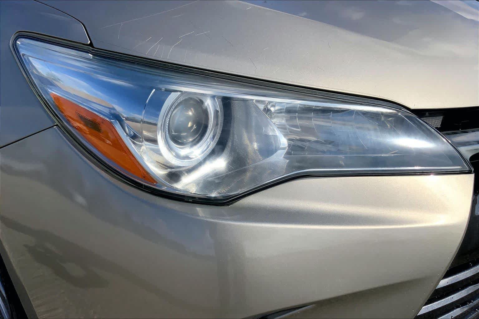 Used 2017 Toyota Camry XLE w/ Moonroof Package FWD image 27