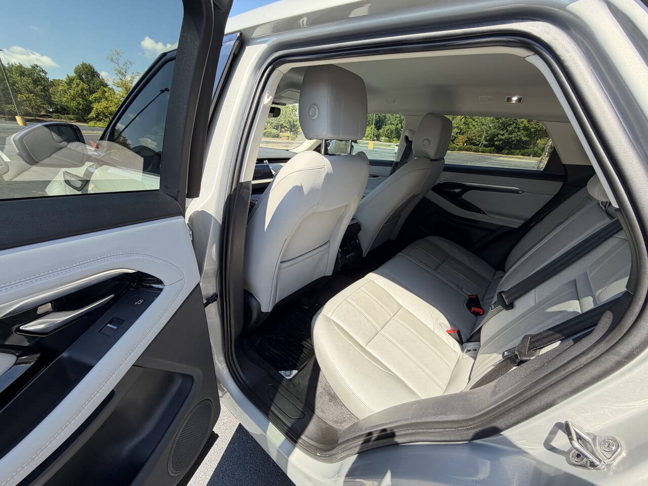 Used 2020 Land Rover Range Rover Evoque SE AWD/4WD image 13