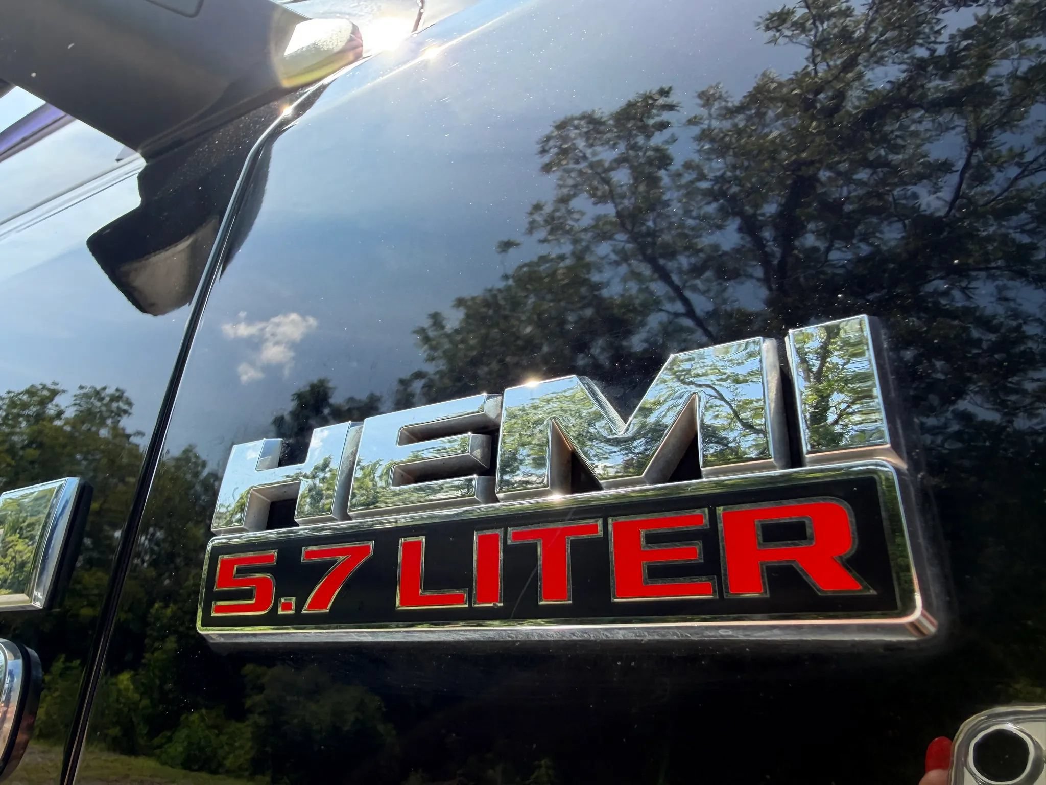 Used 2020 RAM 1500 Classic SLT w/ Luxury Group AWD/4WD image 16