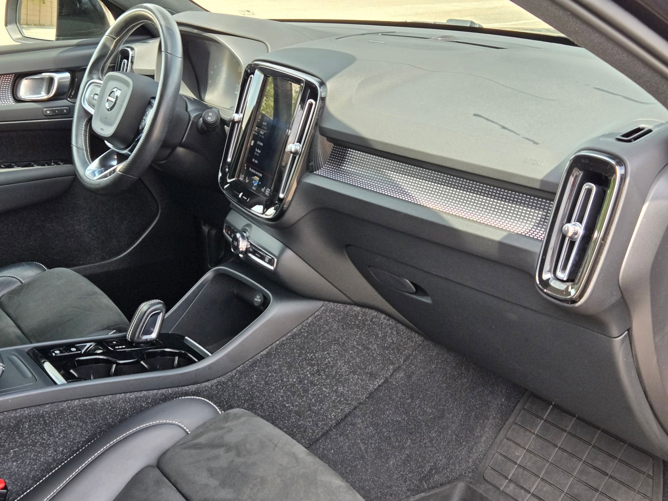 Used 2021 Volvo XC40 T5 R-Design AWD/4WD image 28