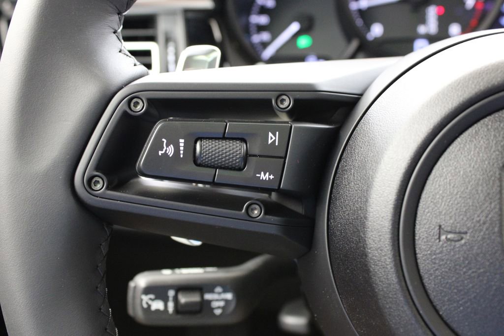 New 2025 Porsche Macan image 31