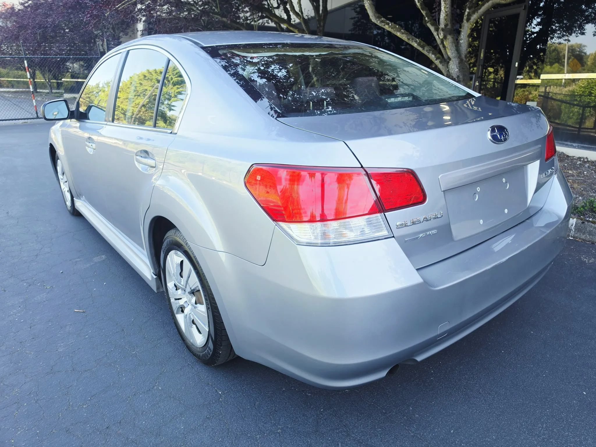Used 2011 Subaru Legacy 2.5i AWD/4WD image 3