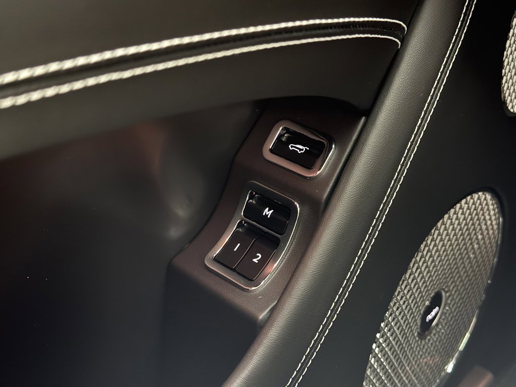 New 2025 Bentley Bentayga image 13