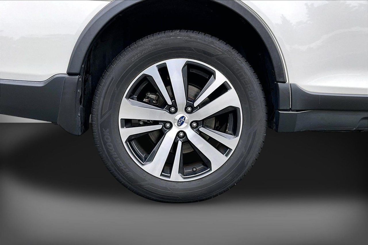 Used 2018 Subaru Outback 3.6R Limited AWD/4WD image 36