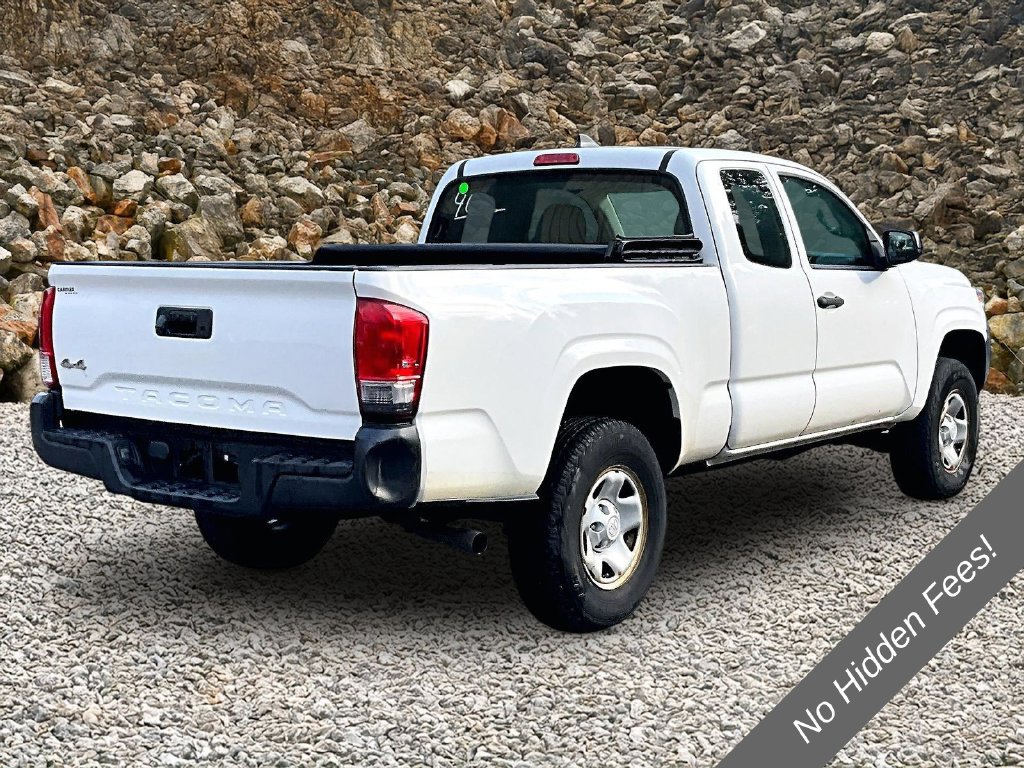 Used 2017 Toyota Tacoma SR AWD/4WD image 2