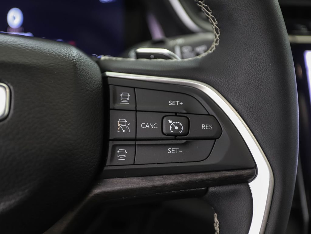 Used 2024 Jeep Grand Cherokee L Limited w/ Luxury Tech Group II image 13
