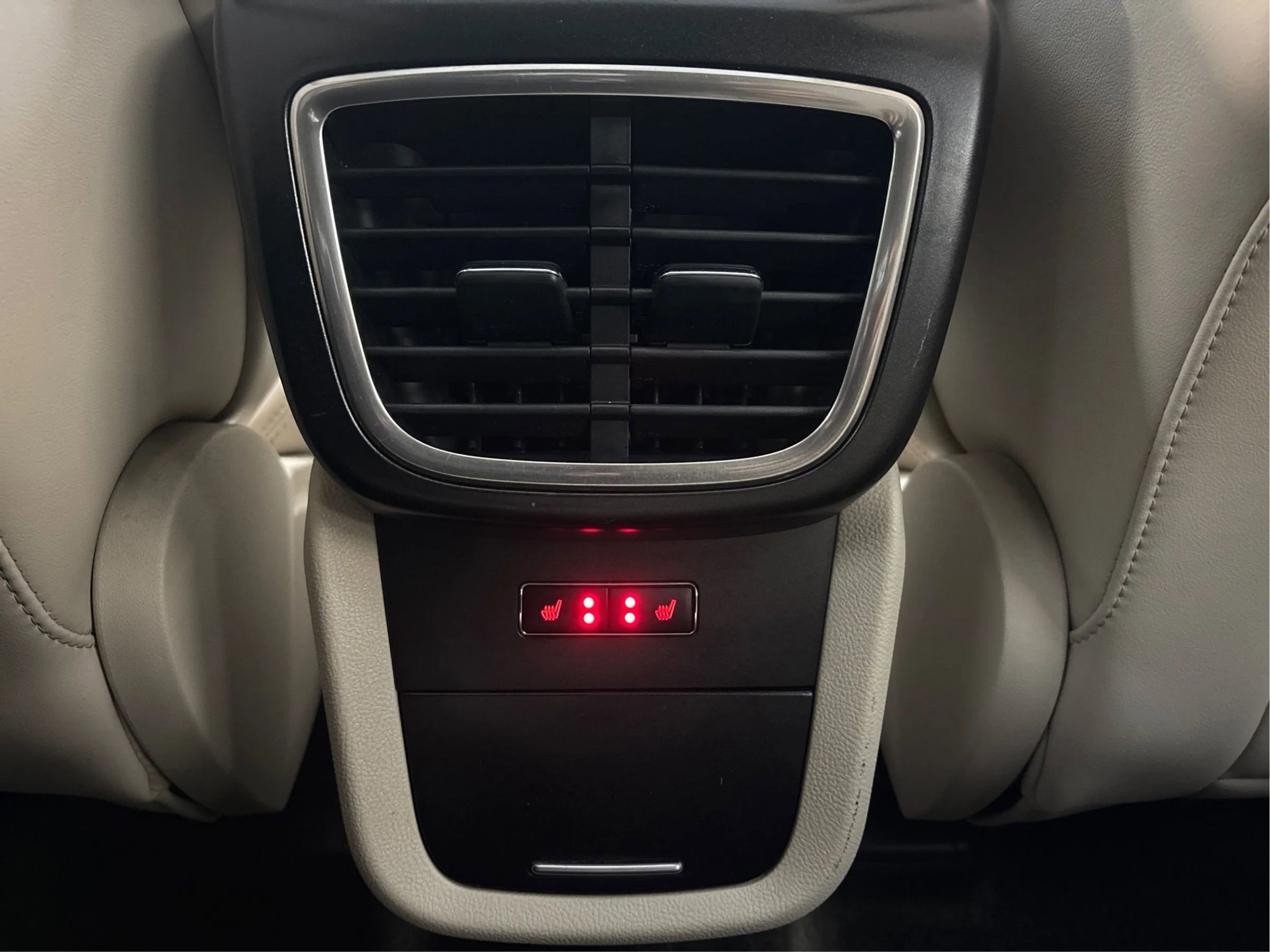 Used 2018 Lincoln MKX Reserve w/ Lincoln MKX Climate Package image 29