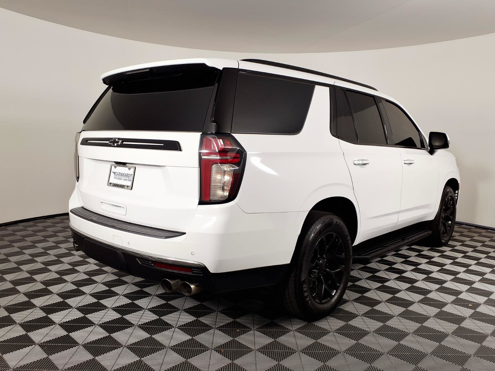 Used 2021 Chevrolet Tahoe Premier w/ Premium Package AWD/4WD image 4