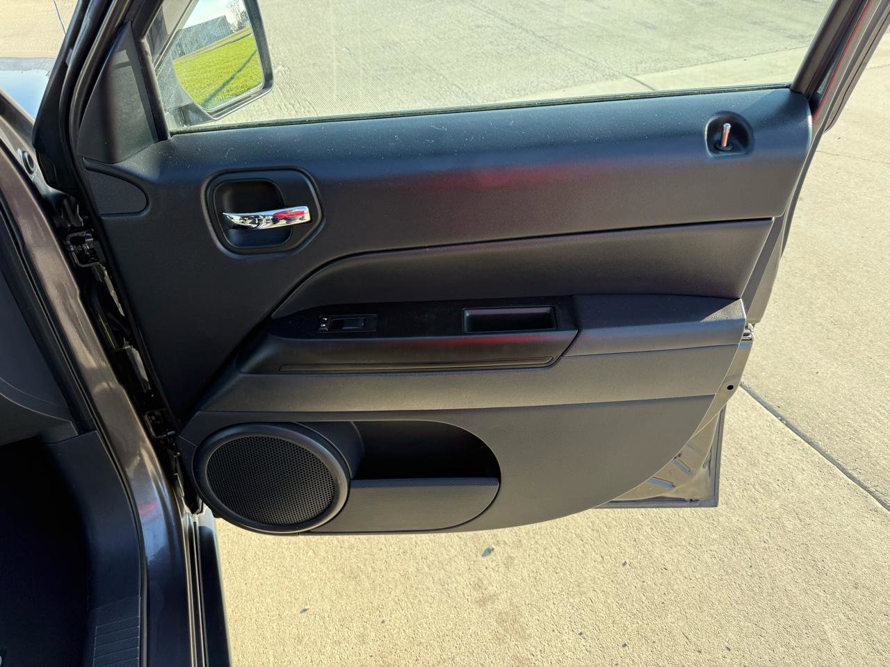 Used 2017 Jeep Patriot Sport w/ Power Value Group image 22