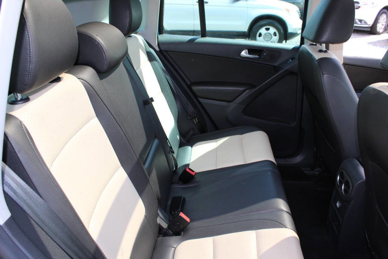 Used 2017 Volkswagen Tiguan Wolfsburg Edition image 18