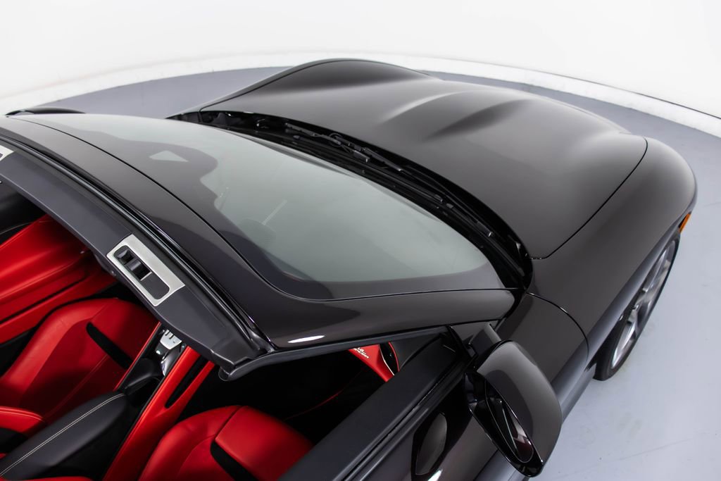 Certified 2025 Ferrari Roma Spider RWD image 18