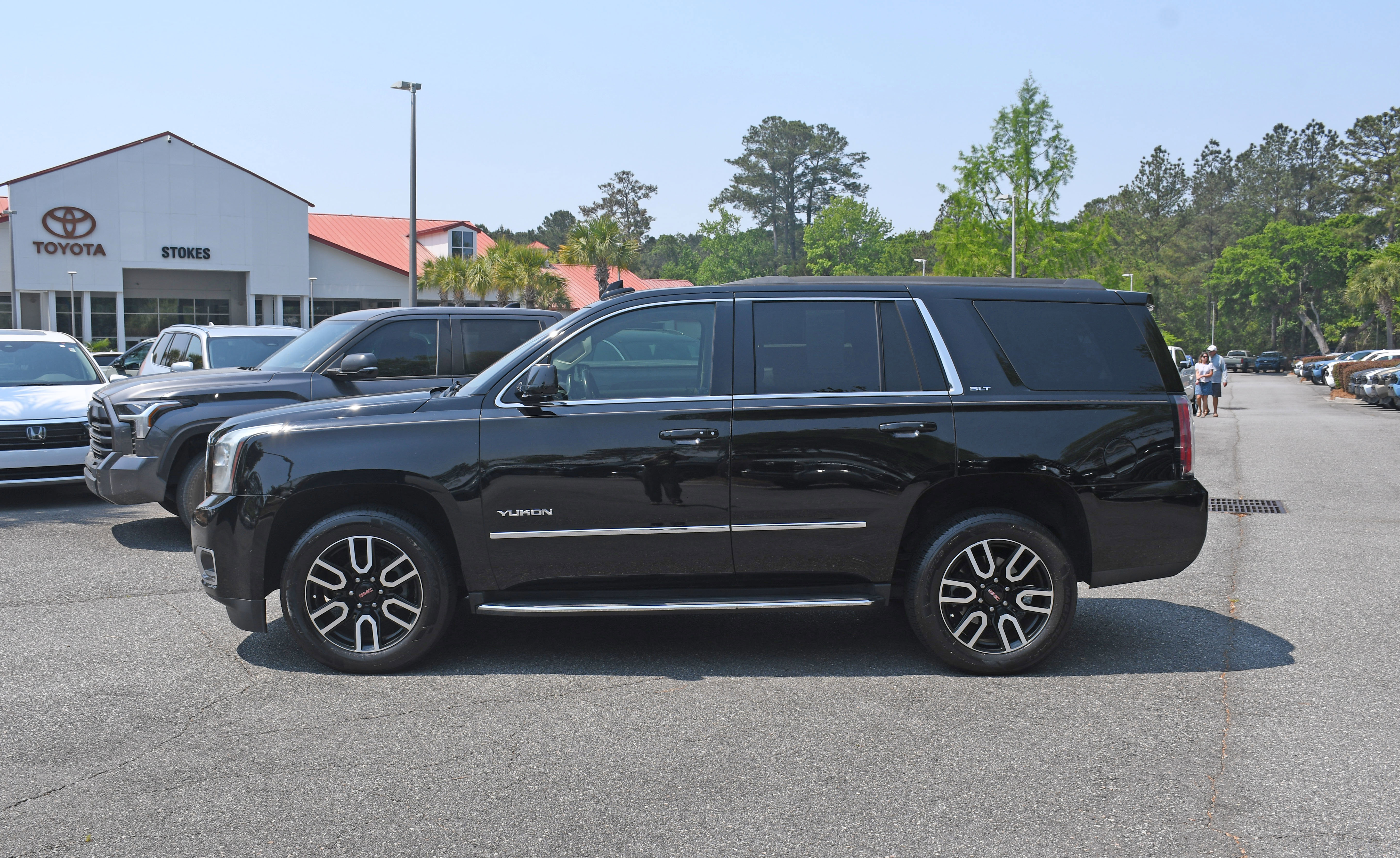 Used 2018 GMC Yukon SLT w/ Open Road Package RWD image 2