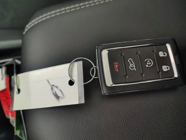 New 2025 Jeep Grand Cherokee Altitude image 27