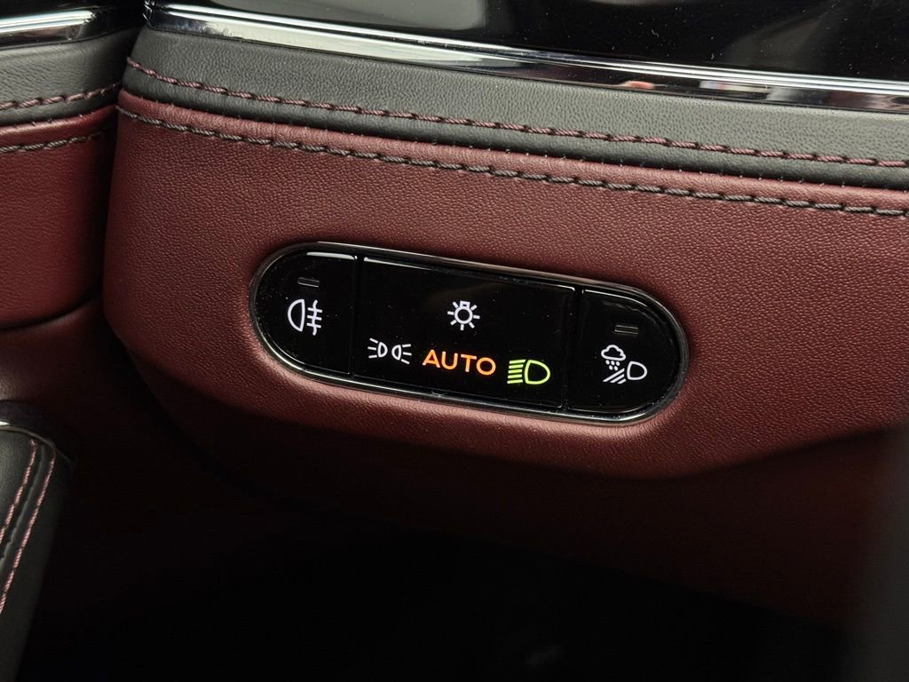 Used 2020 Bentley Flying Spur W12 image 11