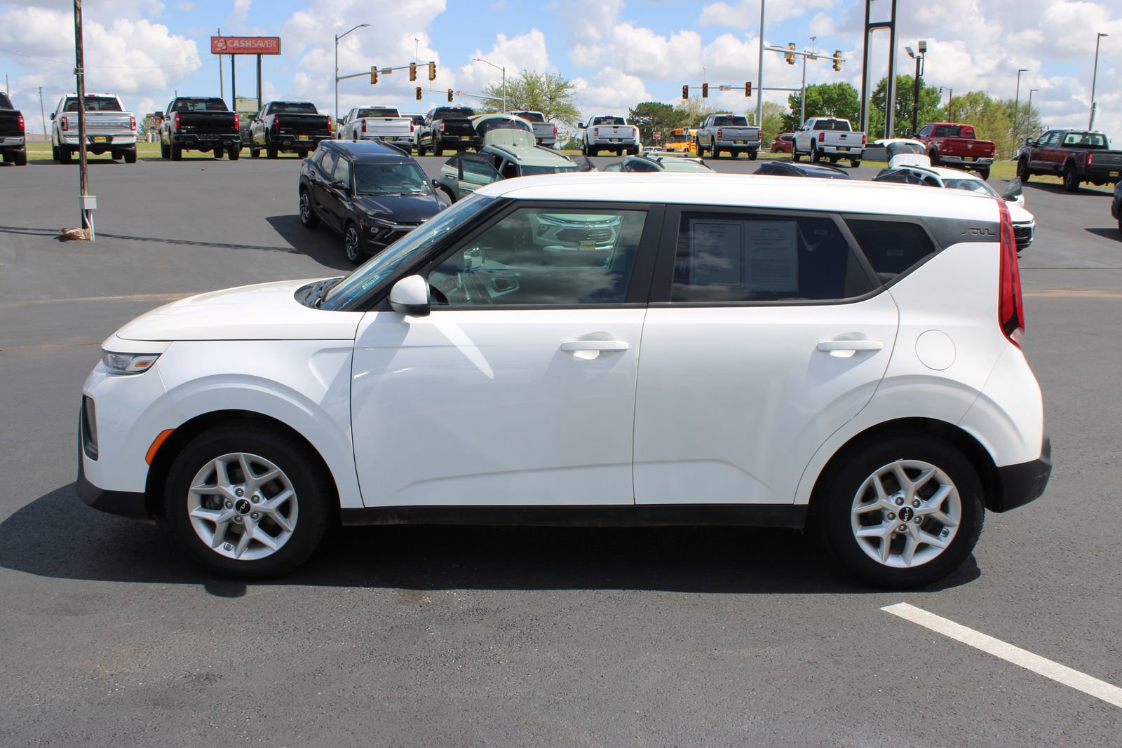 Used 2022 Kia Soul LX w/ Technology Package image 5