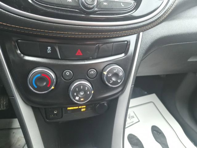 Used 2021 Chevrolet Trax LT w/ Driver Confidence Package image 17