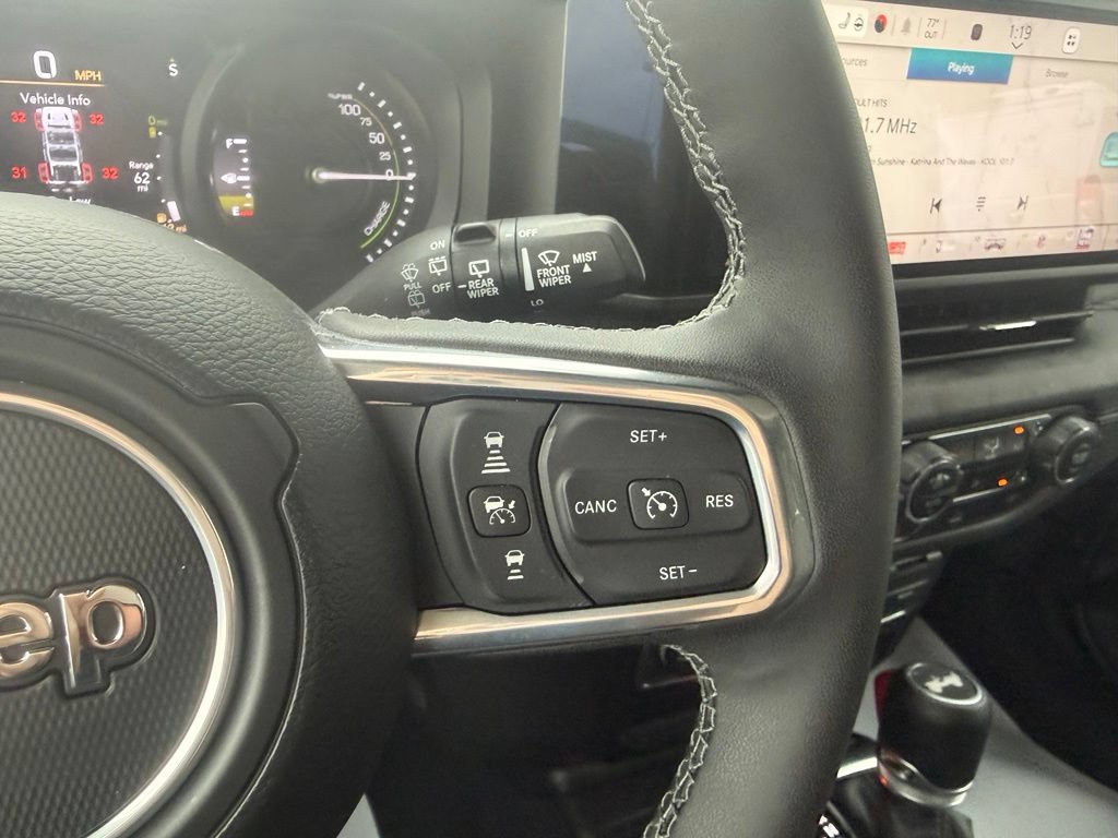 Used 2025 Jeep Wrangler Unlimited Sahara AWD/4WD image 23
