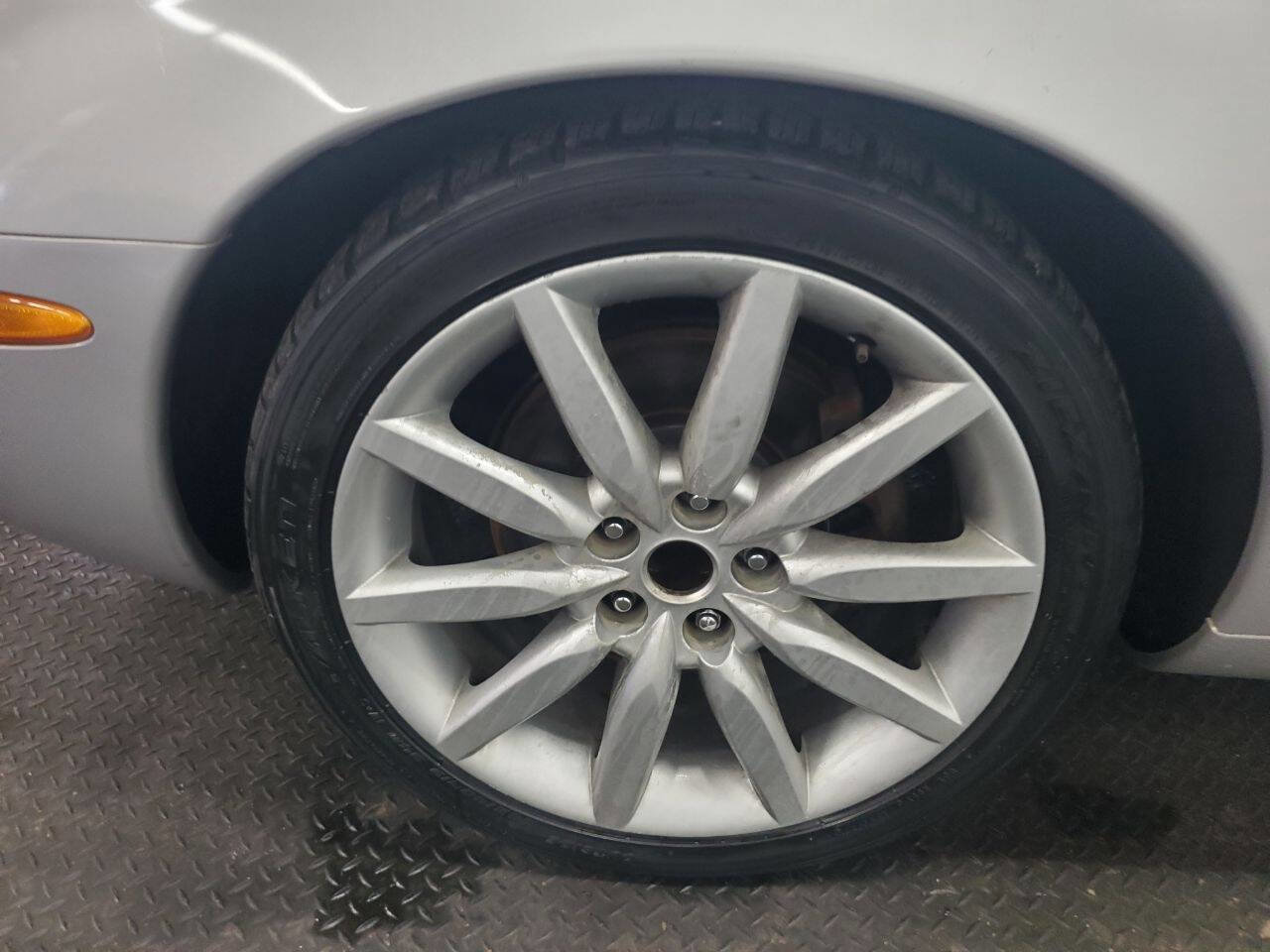 Used 2004 Jaguar XK8 Convertible image 18