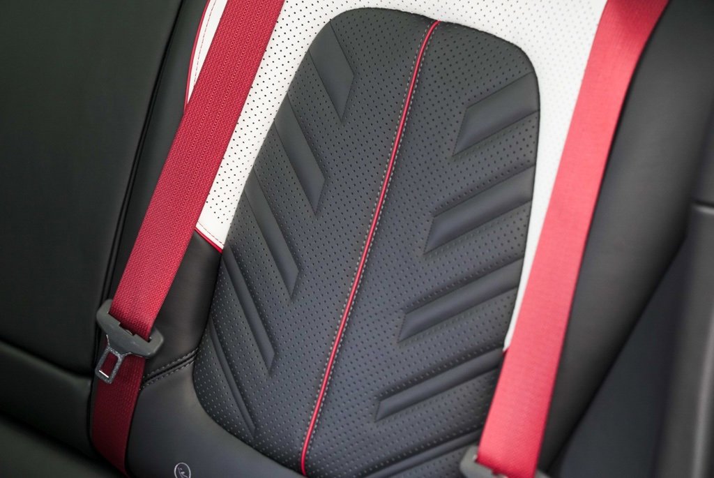 New 2026 Aston Martin DBX S image 24