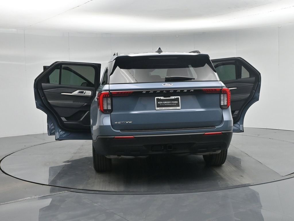 Used 2025 Ford Explorer Active image 36