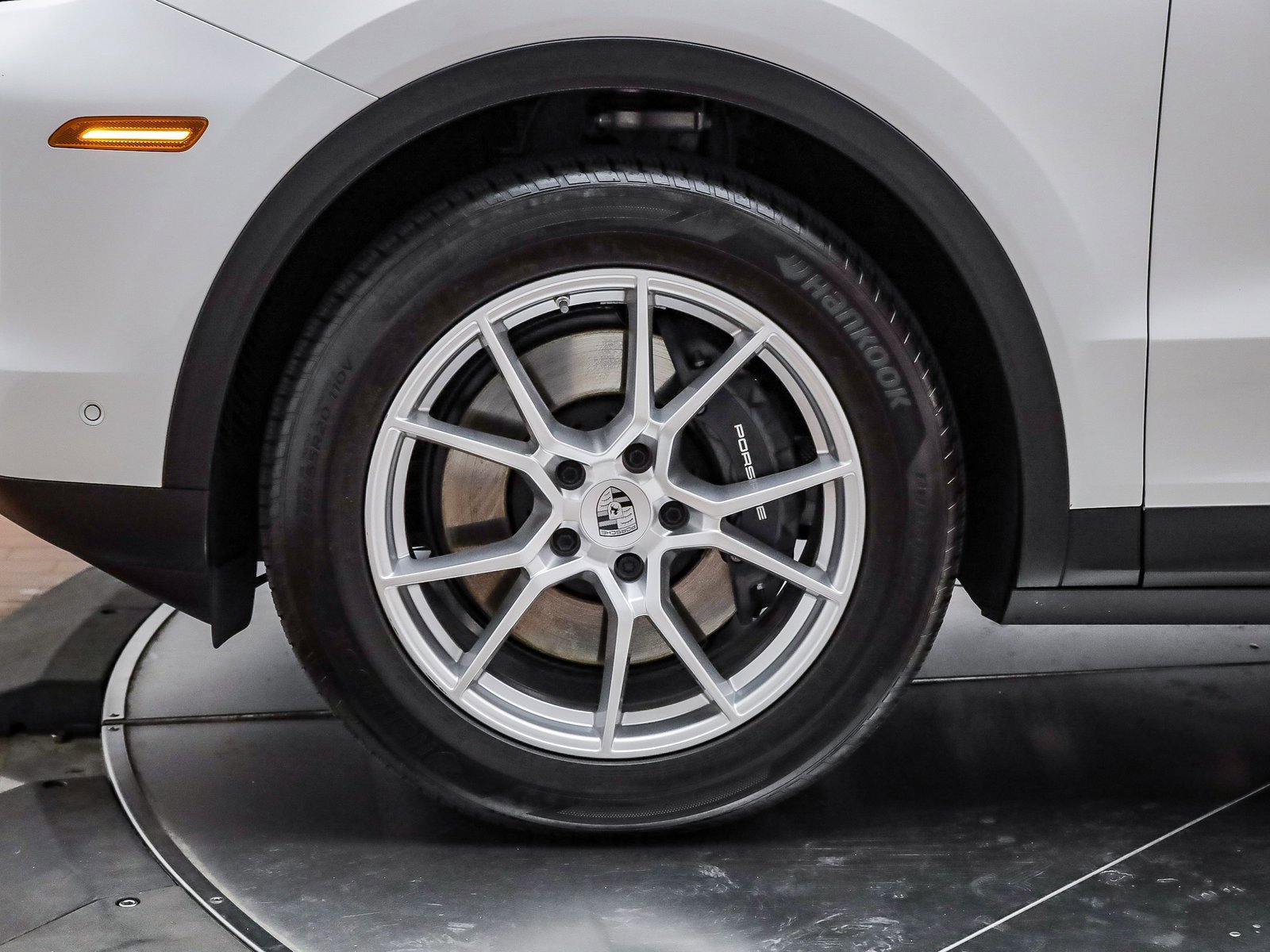 Used 2025 Porsche Cayenne image 10