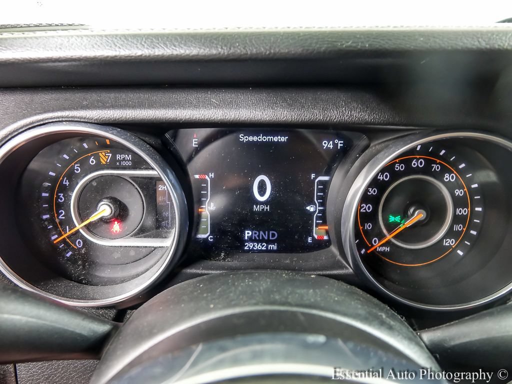 Used 2018 Jeep Wrangler Unlimited Sahara AWD/4WD image 13
