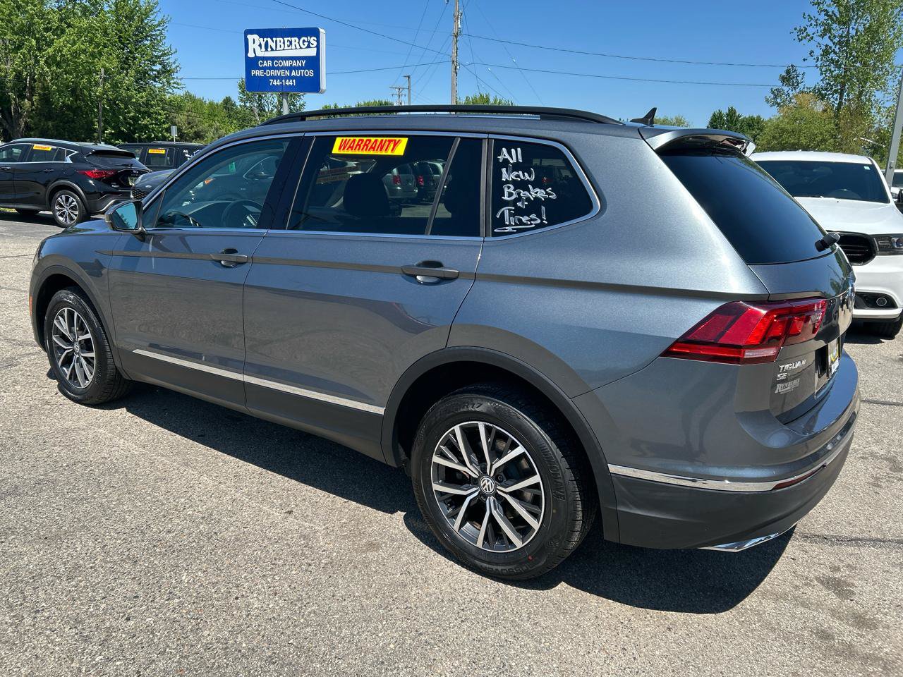 Used 2018 Volkswagen Tiguan SE w/ 3rd Row Seat Package AWD/4WD image 2