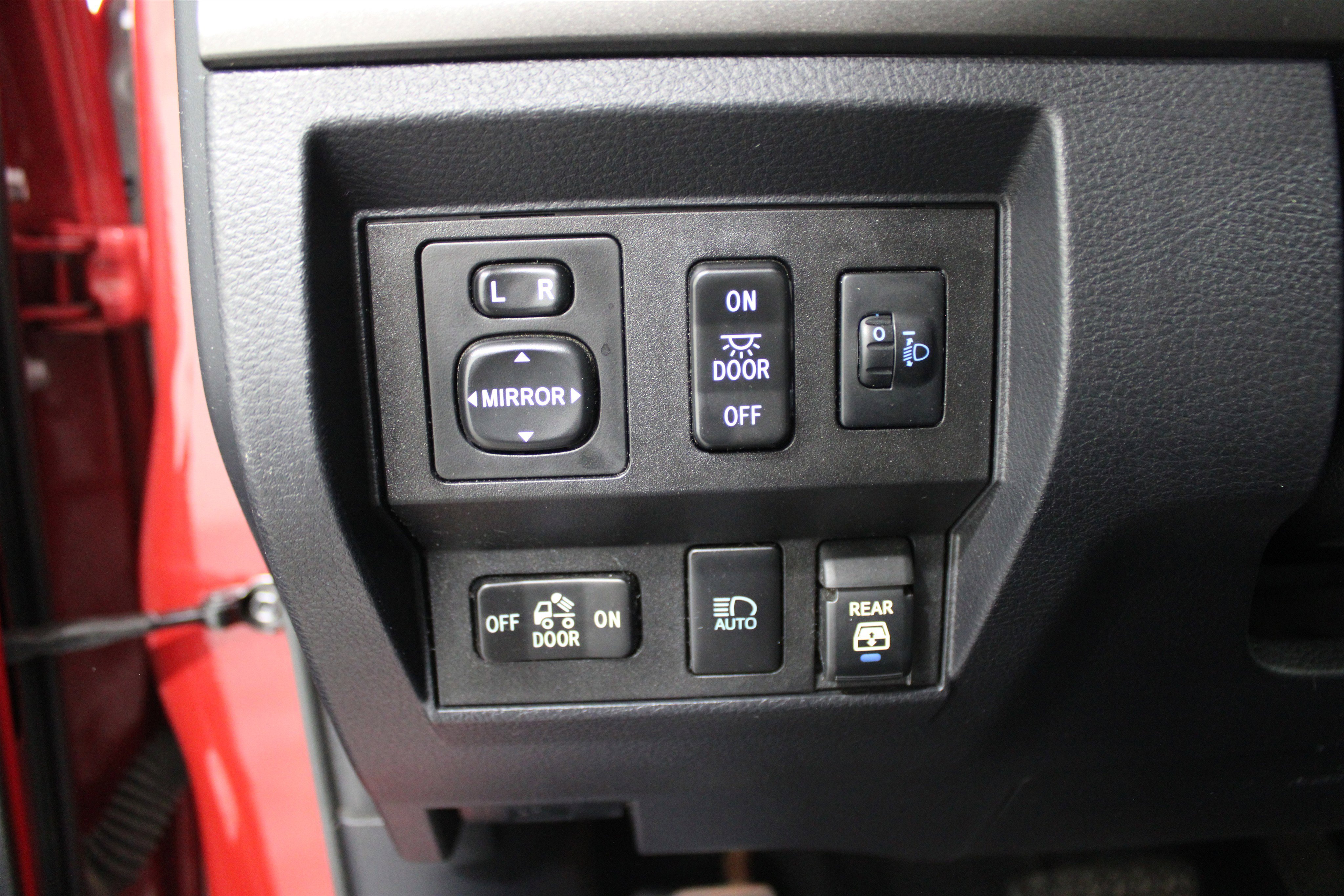 Used 2019 Toyota Tundra SR5 image 8