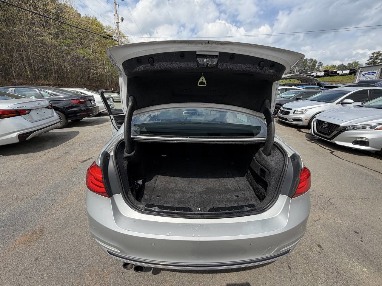 Used 2017 BMW 330e image 8