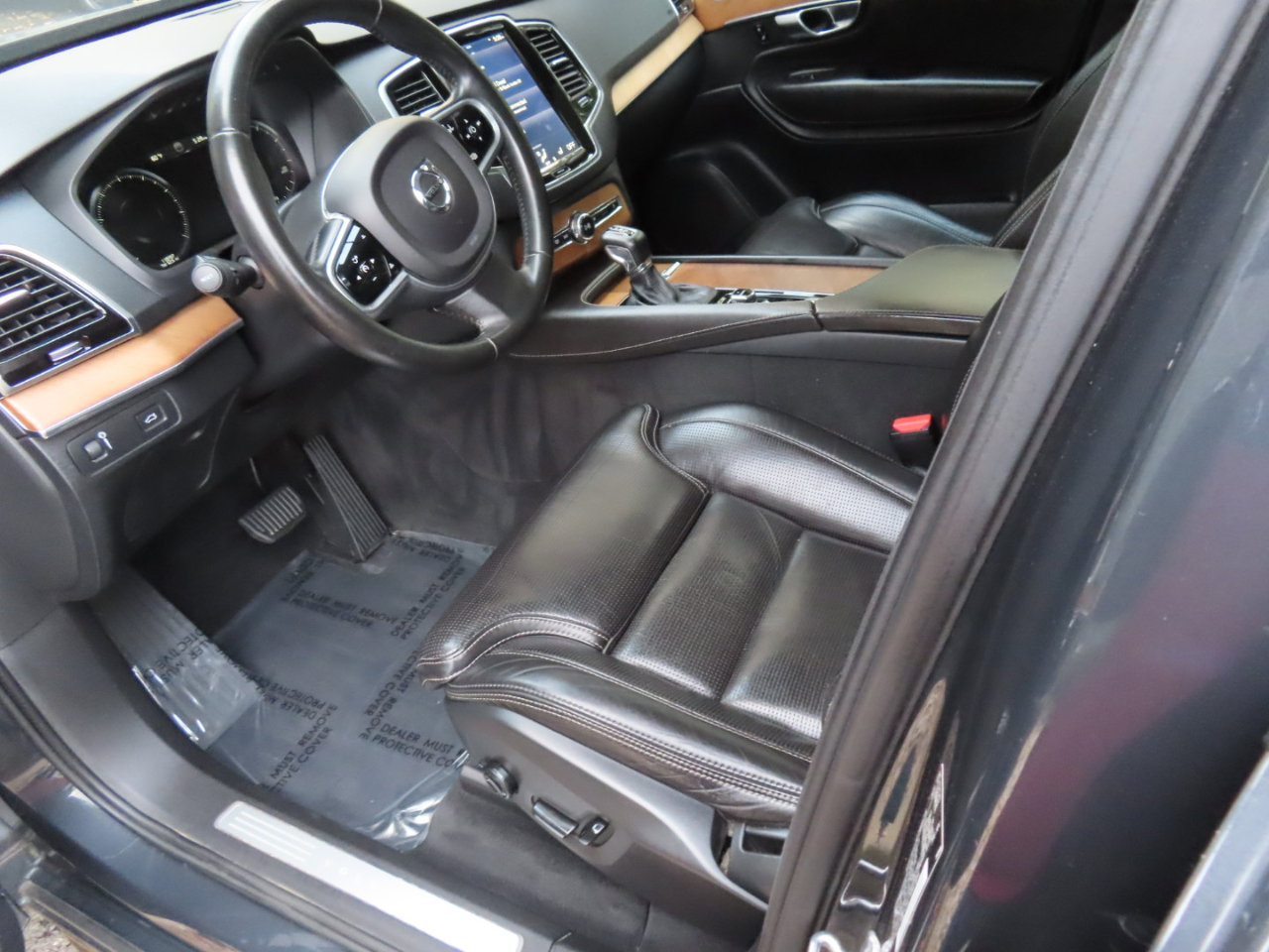 Used 2017 Volvo XC90 T6 Inscription w/ Vision Package image 11