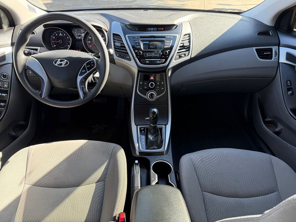 Used 2016 Hyundai Elantra SE image 16