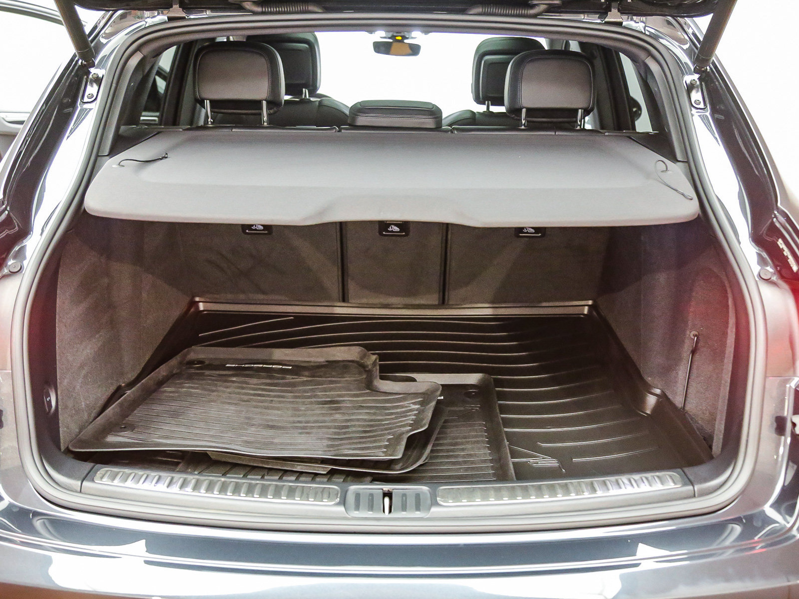 Certified 2026 Porsche Macan AWD/4WD image 31