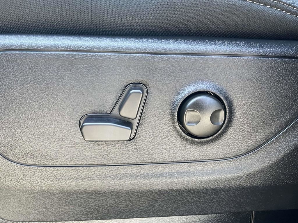 New 2026 RAM 1500 4x4 Crew Cab image 26