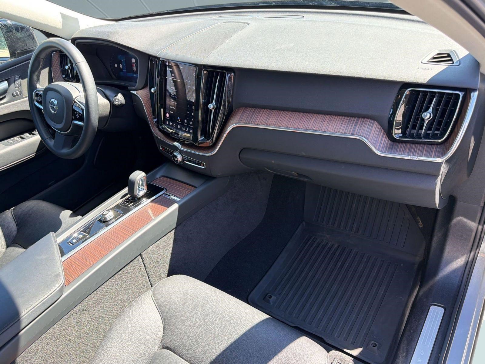 Certified 2024 Volvo XC60 B5 Plus w/ Climate Package image 30