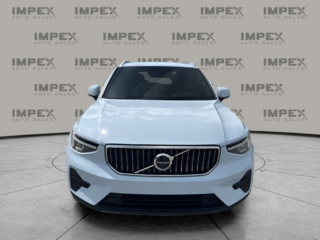 Used 2025 Volvo XC40 B5 Core AWD/4WD image 8