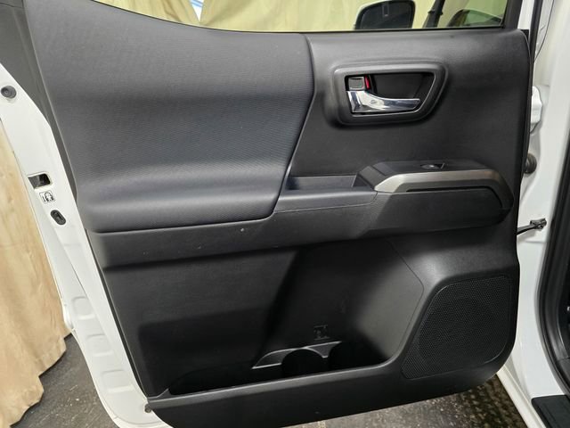 Used 2017 Toyota Tacoma TRD Off-Road w/ Premium & Technology Package image 26