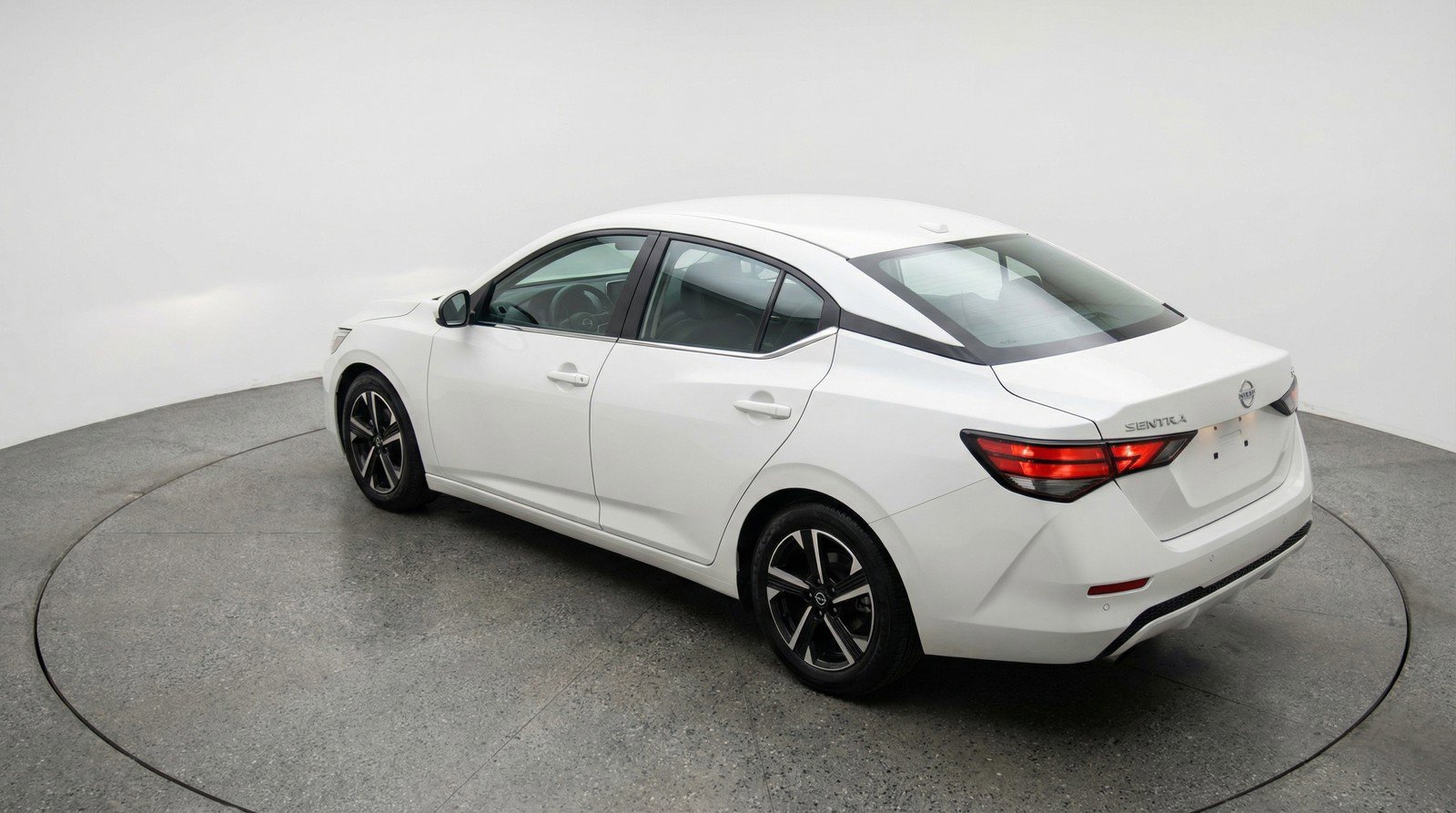 Used 2025 Nissan Sentra SV FWD image 5