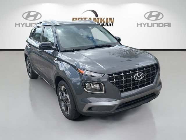 New 2026 Hyundai Venue SEL FWD image 3