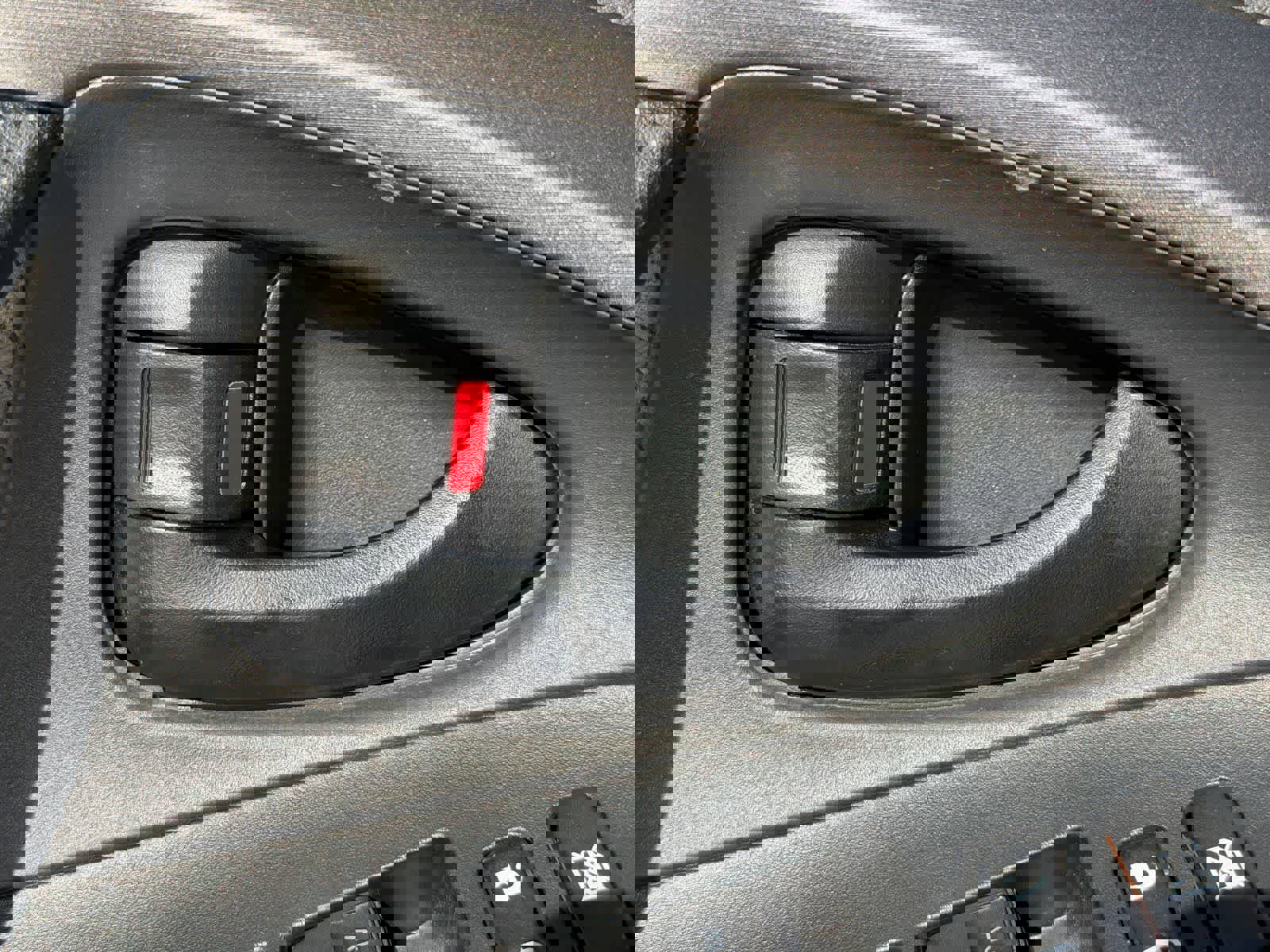 Used 2014 Toyota RAV4 EV FWD image 16