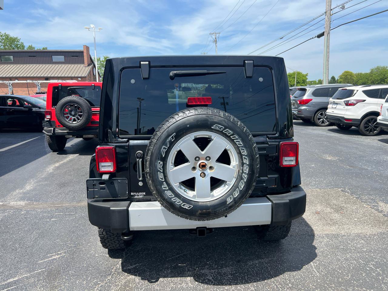 Used 2011 Jeep Wrangler Unlimited Sahara w/ Connectivity Group AWD/4WD image 5