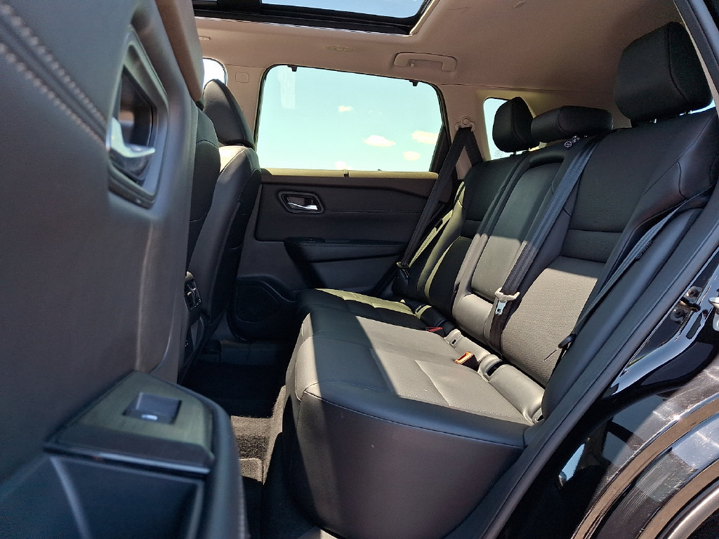Certified 2023 Nissan Rogue SV w/ SV Premium B Package AWD/4WD image 11
