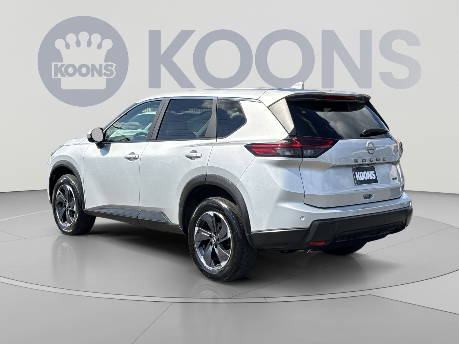 Used 2025 Nissan Rogue SV AWD/4WD image 4
