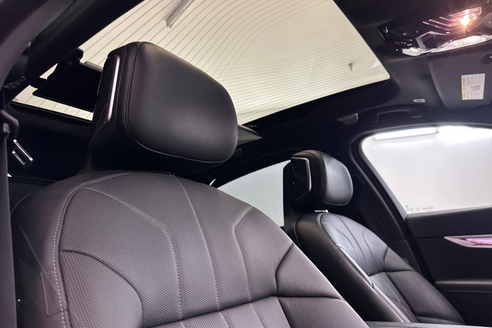 Certified 2024 BMW i7 M70 w/ Executive Package image 29